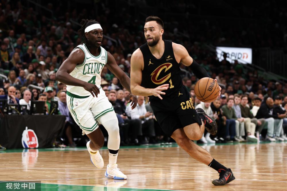 通过敏捷的 通过敏捷的