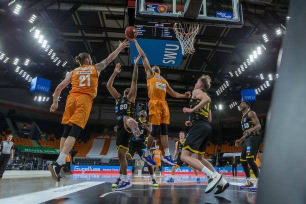 他作为中场 他作为中场